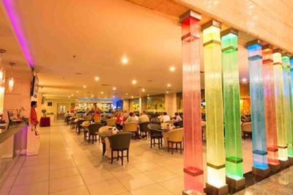 FM7 Resort Hotel (Tangerang)